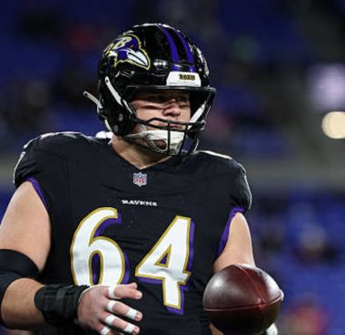 C Tyler Linderbaum con los Baltimore Ravens. Foto: Getty Images.