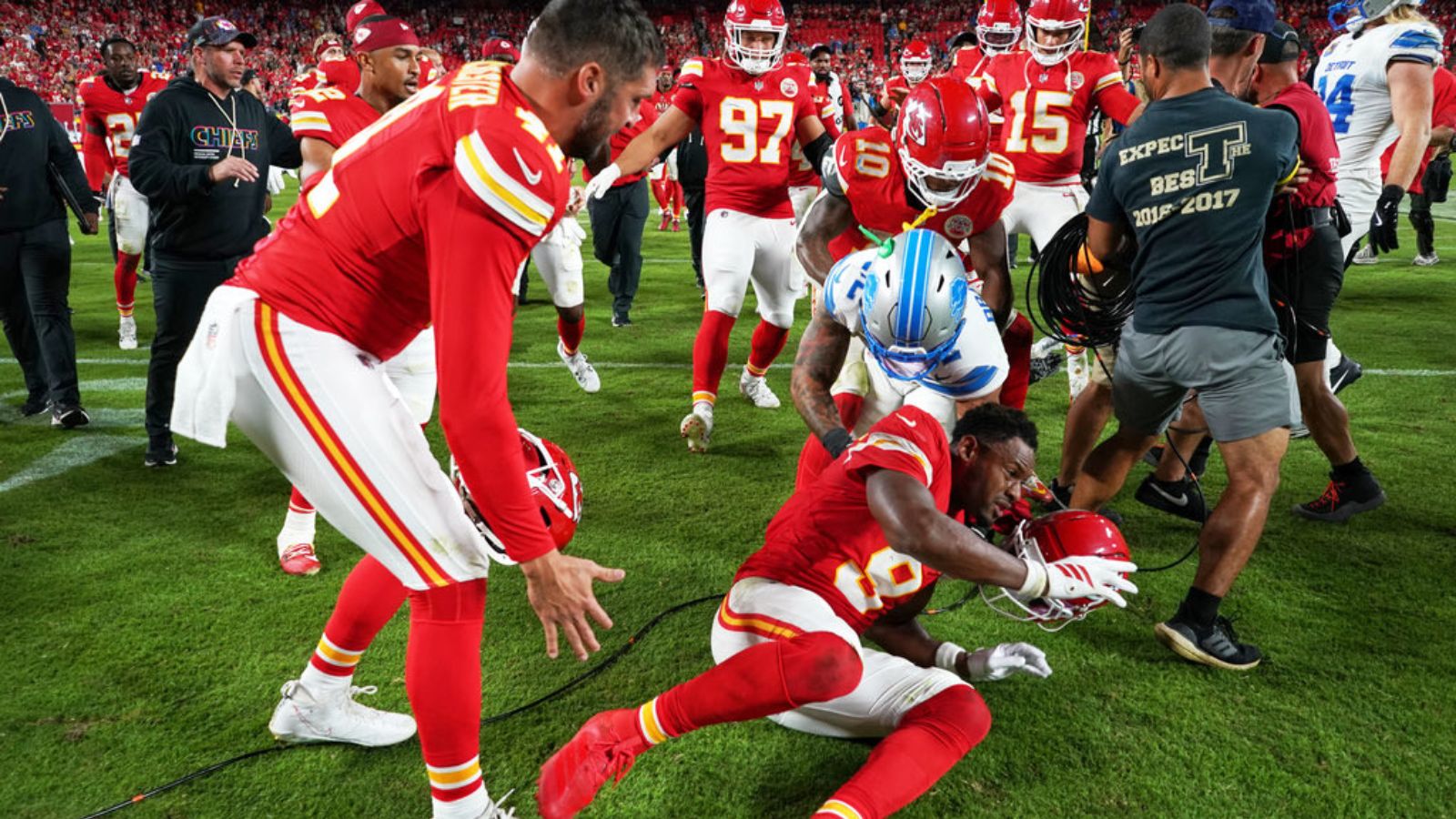 ¿Qué castigo recibió? Brian Branch, sancionado tras altercado con Patrick Mahomes y Juju Smith-Schuster