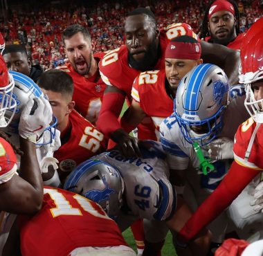 Chiefs y Lions protagonizan pelea en el Sunday Night Football de la Semana 6 - Temporada NFL 2025. Foto: Jamie Squire/Getty Images