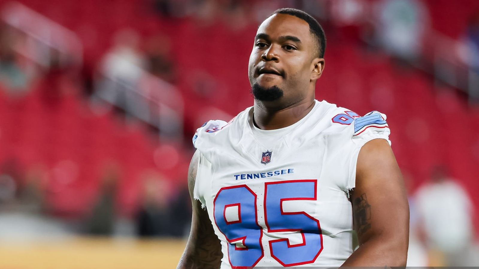 Revelan por qué los Titans cortaron a Jordan Elliott: habría ido a su automóvil por un arma