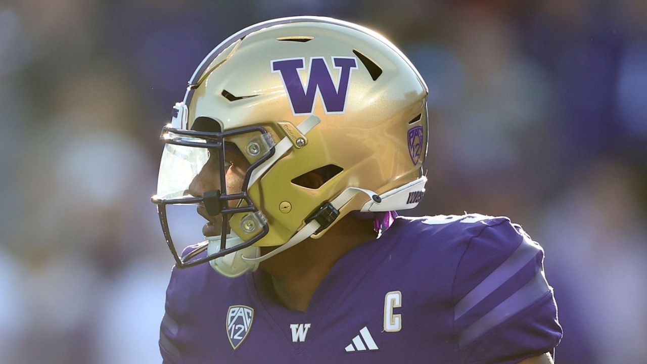 QB Michael Penix Jr. con los Washington Huskies