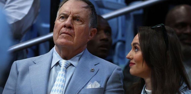 Bill Belichick y su pareja, Jordon Hudson,
