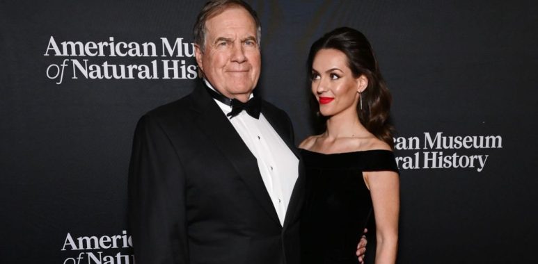 Bill Belichick y su pareja Jordon Hudson
