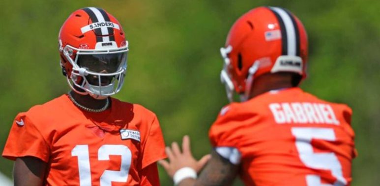 QB Shedeur Sanders y QB Dillon Gabriel, Cleveland Browns