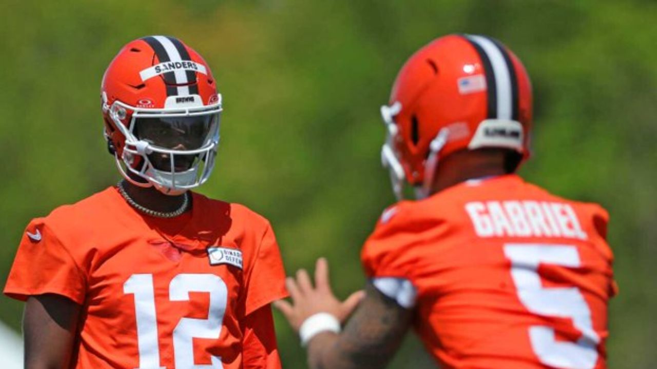 QB Shedeur Sanders y QB Dillon Gabriel, Cleveland Browns