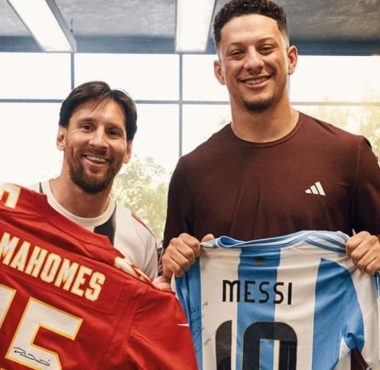 Patrick Mahomes y Lionel Messi en comercial de Adidas