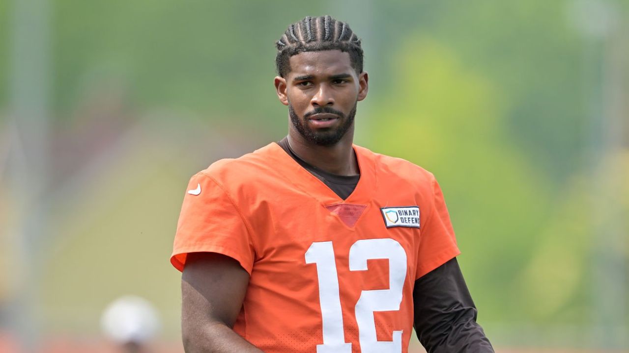 Shedeur Sanders, relegado a QB3 de los Browns tras perder contra Dillon Gabriel