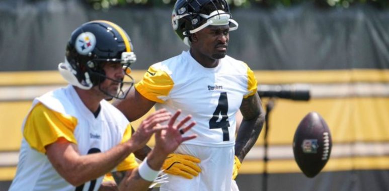 QB Aaron Rodgers y WR DK Metcalf, Pittsburgh Steelers