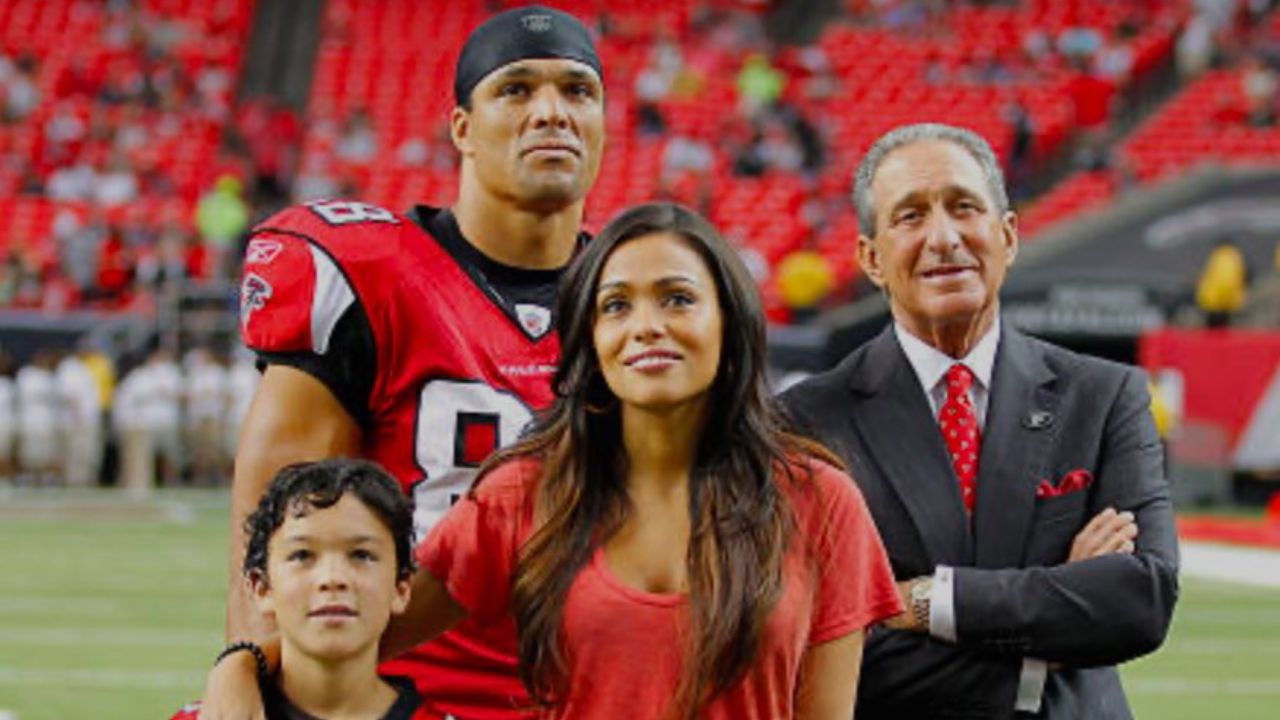 TE Tony Gonzalez con su expareja, Lauren Sánchez, y su hijo Nikko