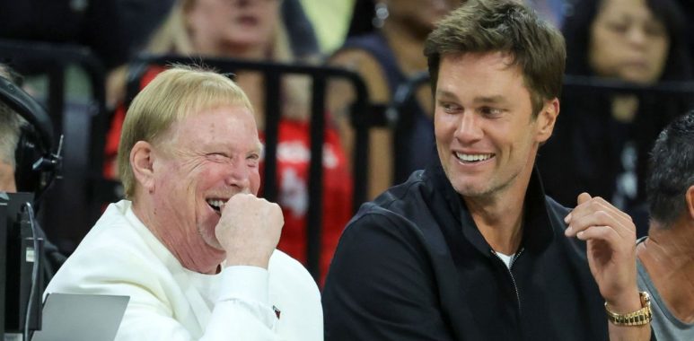 Mark Davis, dueño mayoritario; y Tom Brady, dueño minoritario; Las Vegas Raiders