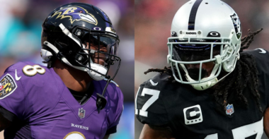 QB Lamar Jackson, Baltimore Ravenz (izquierda); WR Davante Adams, Las Vegas Raiders (derecha)