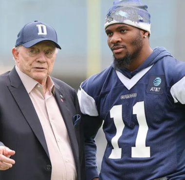 Jerry Jones, dueño de los Cowboys, junto al DE Micah Parsons. Foto: Sitio oficial de Dallas