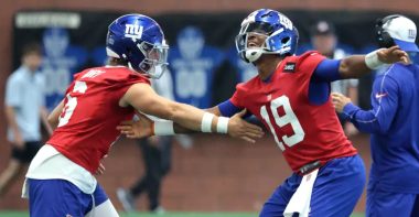 QB Jaxson Dart y QB Jameis Winston, New York Giants. Foto: New York Post