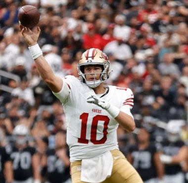 QB Mac Jones, San Francisco 49ers. Foto: Getty Images