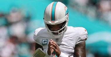 QB Tua Tagovailoa, Miami Dolphins. Foto: Carmen Mandato/Getty Images