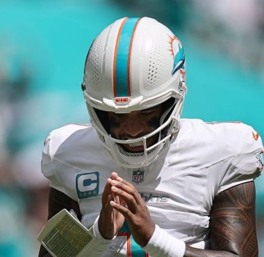 QB Tua Tagovailoa, Miami Dolphins. Foto: Carmen Mandato/Getty Images