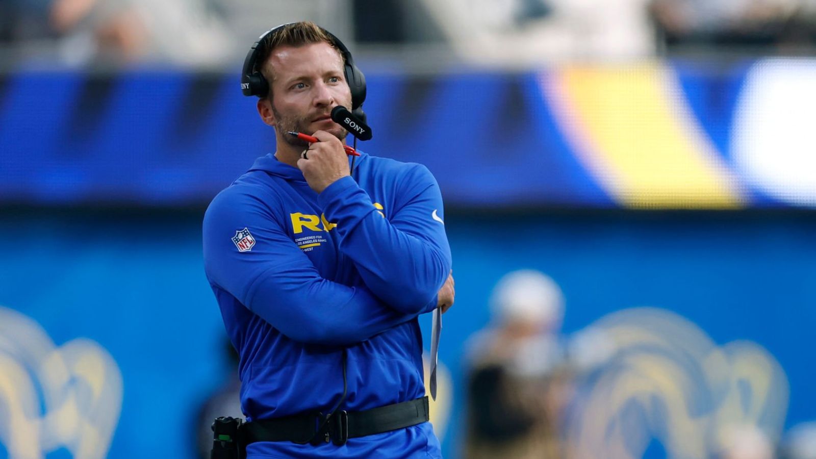 Sean McVay sufre desgarro en la fascia plantar: ¿alarmas en los Rams?