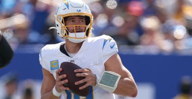 QB Justin Herbert, Los Angeles Chargers. Foto: Al Bello/Getty Images