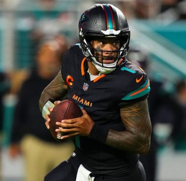QB Tua Tagovailoa, Miami Dolphins. Foto: Getty Images