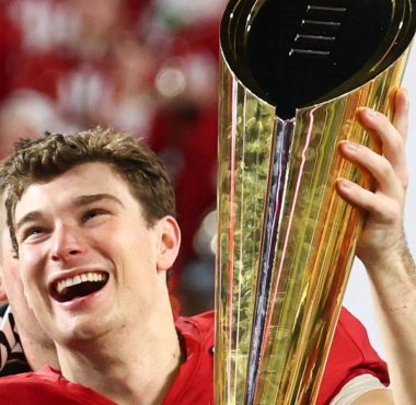 QB Fernando Mendoza con la Universidad de Indiana. Foto: Getty Images.