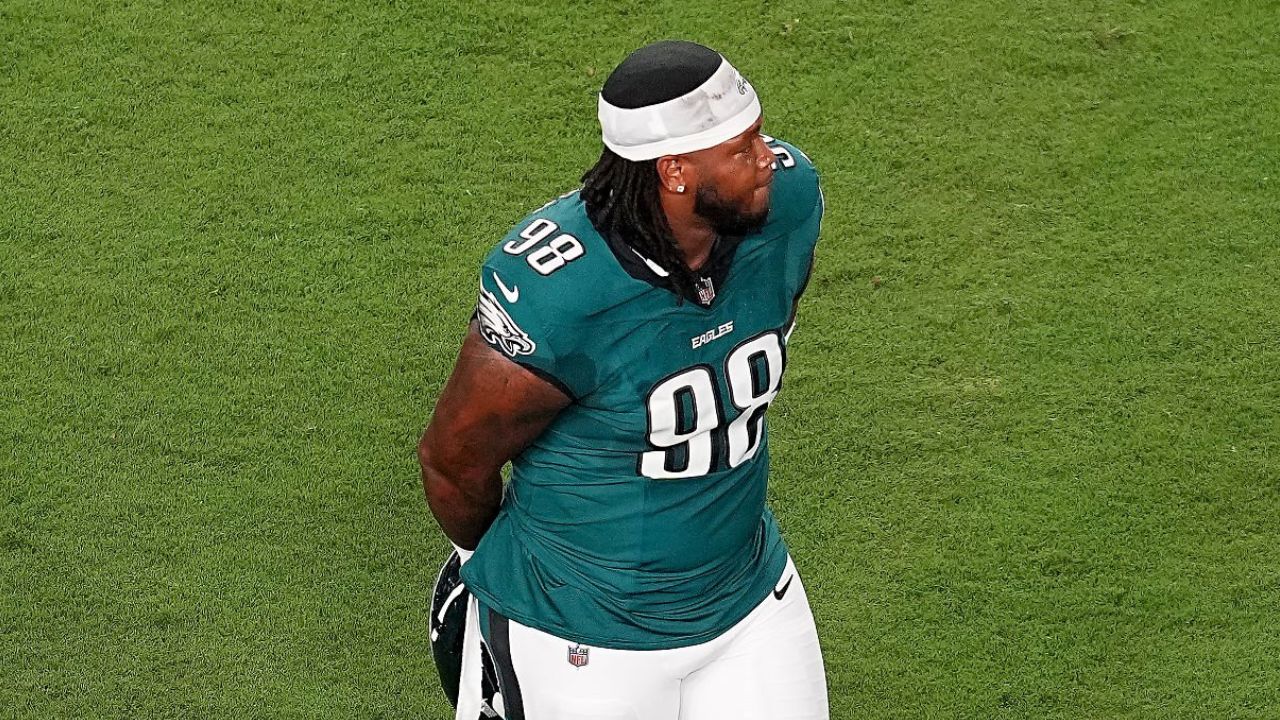 ¿Debe la NFL suspender a Jalen Carter por escupirle a Dak Prescott?