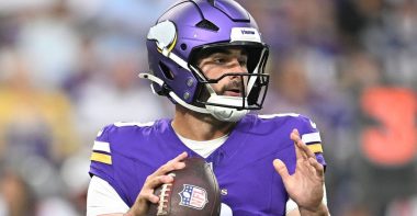 QB Sam Howell, canjeado de los Minnesota Vikings a los Philadelphia Eagles