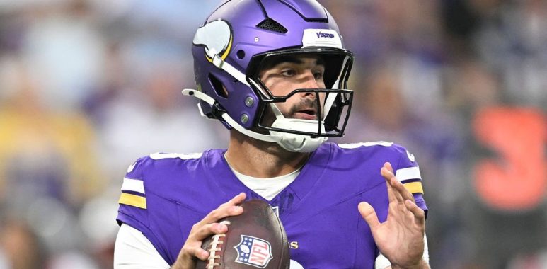 QB Sam Howell, canjeado de los Minnesota Vikings a los Philadelphia Eagles