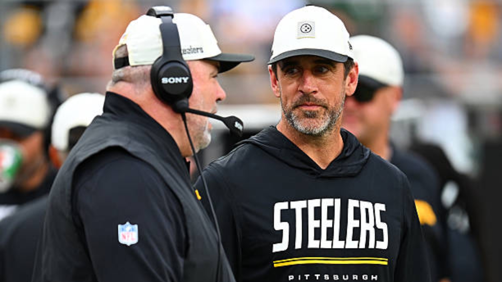 Aaron Rodgers y Mike McCarthy protagonizan intercambio de insultos en el Steelers vs Browns