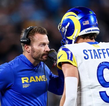 HC Sean McVay y QB Matthew Stafford, Los Angeles Rams. Foto Getty Images