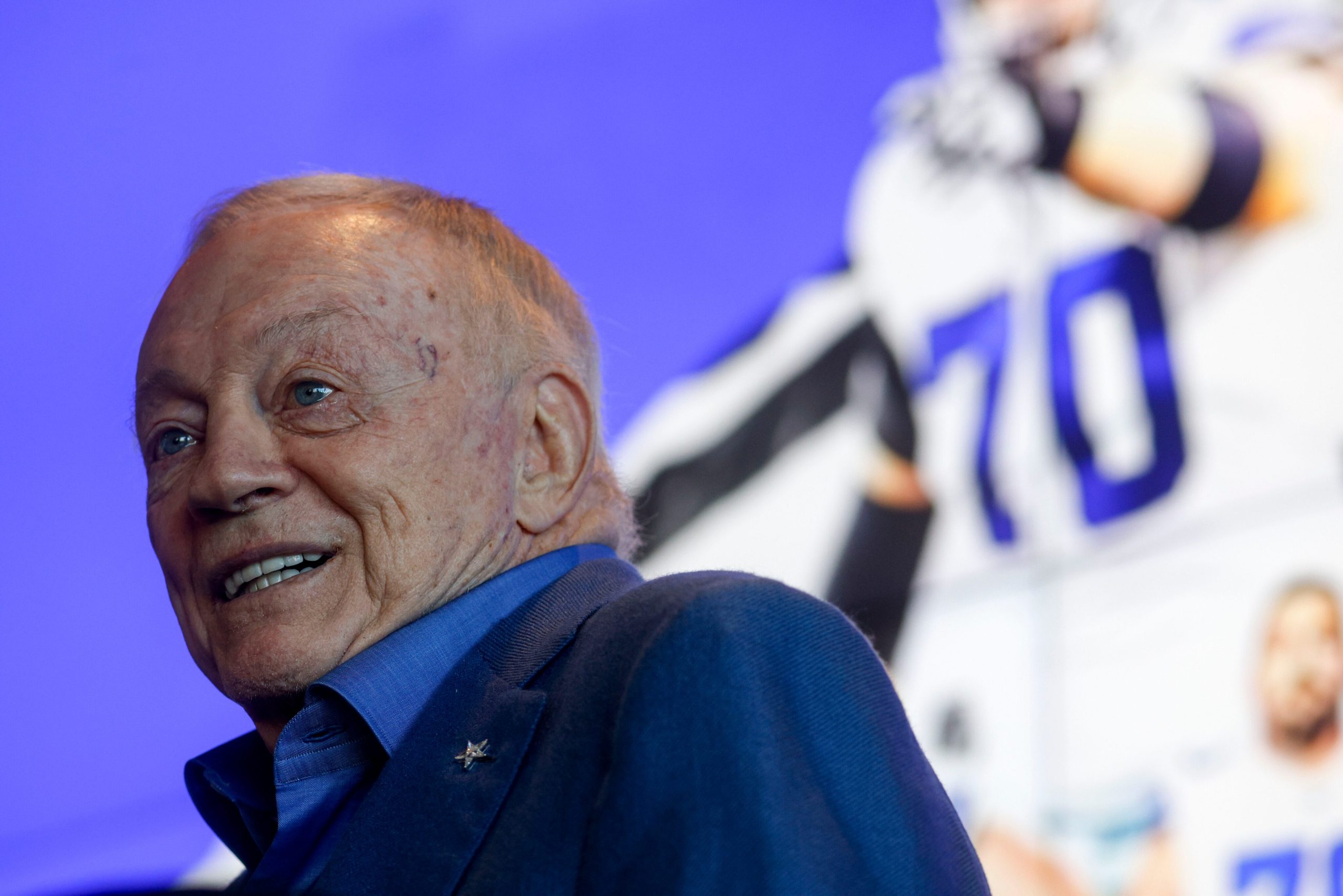 Jerry Jones revela que venció el cáncer gracias a un tratamiento experimental