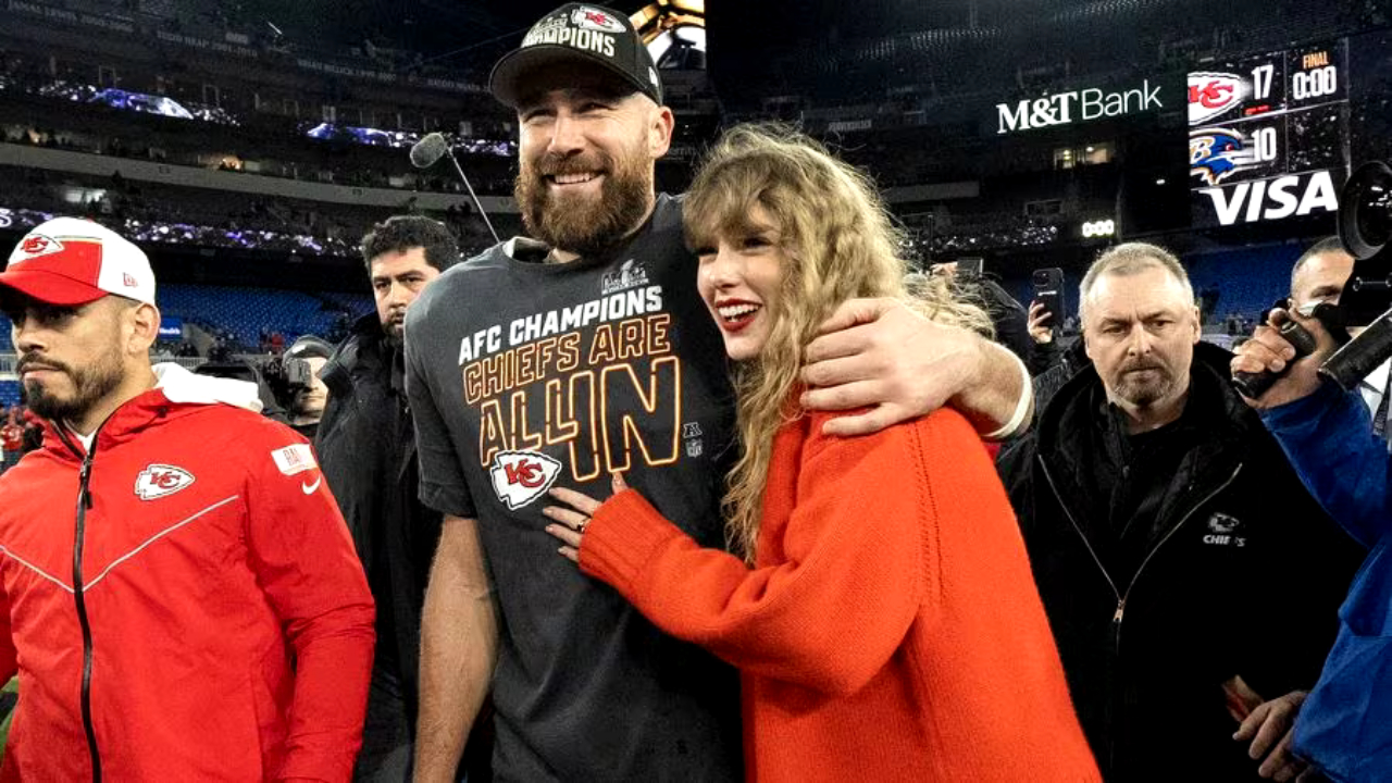 Taylor Swift (derecha), Travis Kelce (izquierda)