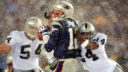 Tom Brady en la polémica jugada “Tuck Rule”