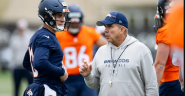 QB Bo Nix (izquierda) y HC Sean Payton (derecha), Denver Broncos