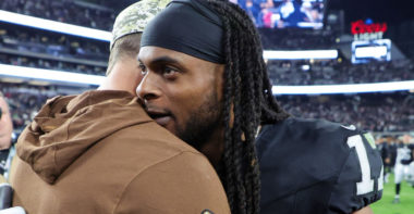 WR Davante Adams (derecha), QB Aaron Rodgers (izquierda)