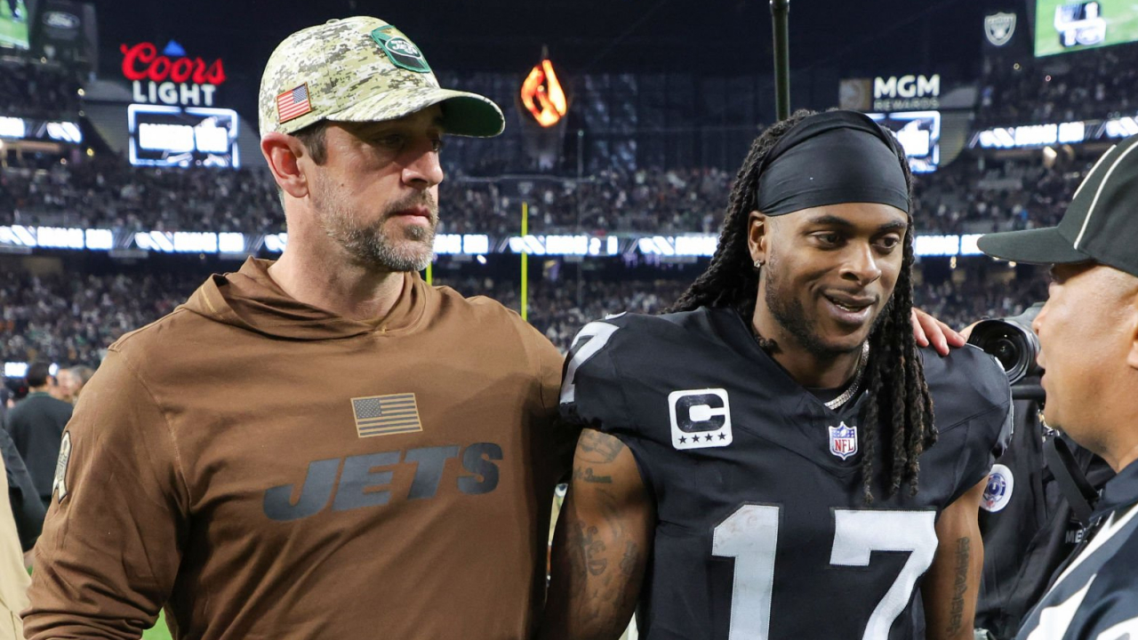 Davante Adams llega a los Jets para reunirse con Aaron Rodgers