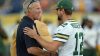 Aaron Rodgers (derecha) y Brett Favre (izquierda)