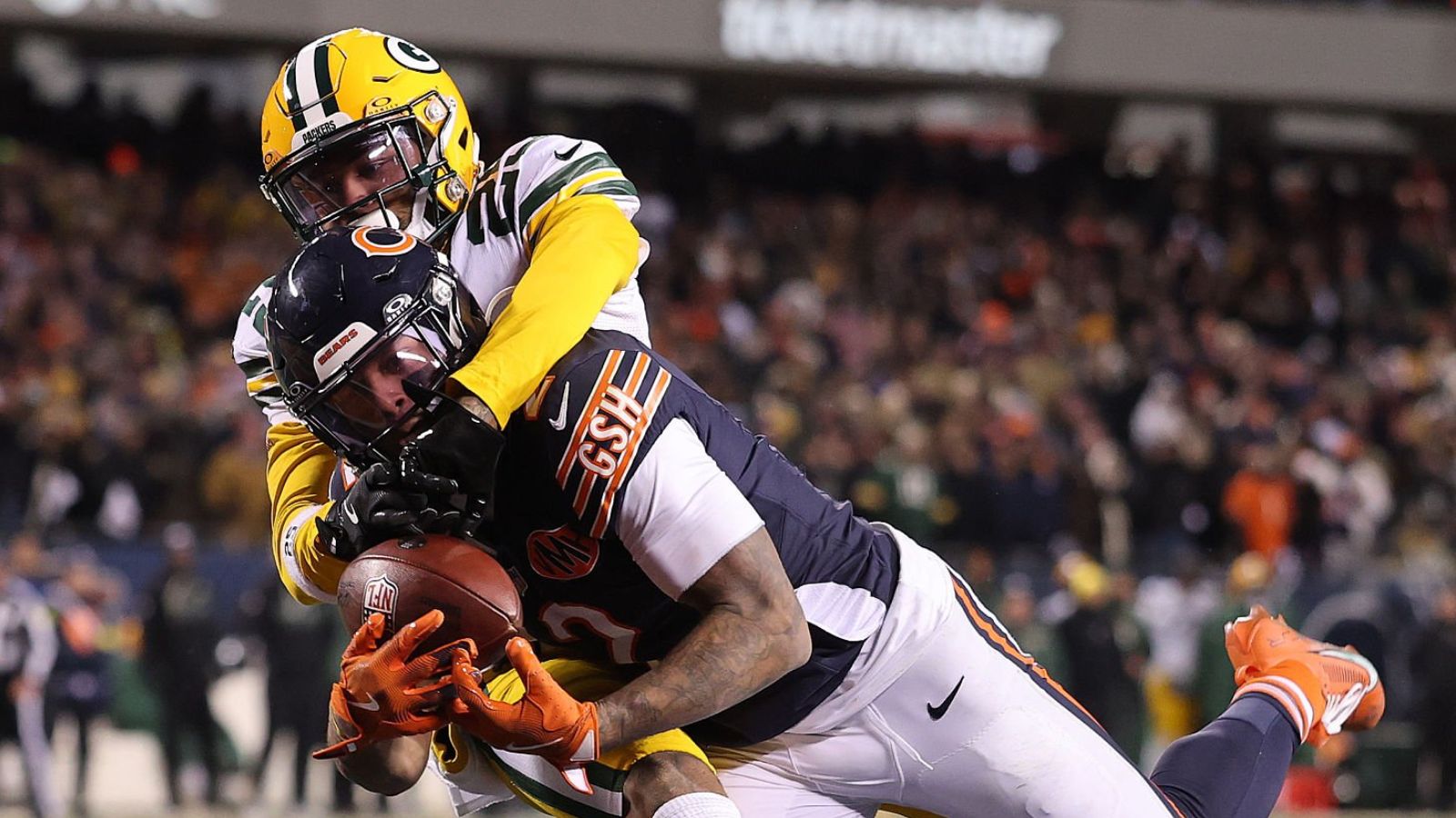 CB Keisean Nixon, Green Bay Packers; y WR DJ Moore, Chicago Bears. Foto: Getty Images.