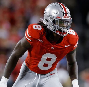 LB Arvell Reese con la Universidad de Ohio State. Foto: Getty Images.