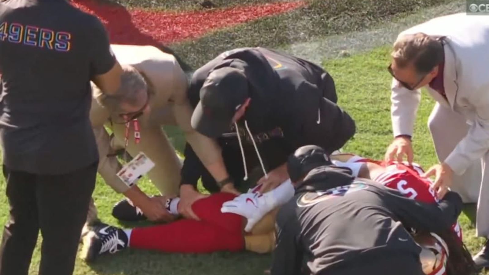 Fred Warner abandona el 49ers vs Buccaneers por lesión: este es su diagnóstico inicial