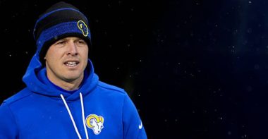 Mike LaFleur como coordinador ofensivo con Los Angeles Rams. Foto: Getty Images.