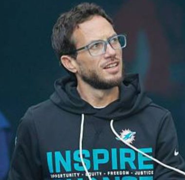 Mike McDaniel como entrenador en jefe de los Miami Dolphins. Foto: Getty Images.
