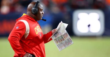 OC Eric Bienimy con los Kansas City Chiefs en diciembre de 2022. Foto: Getty Images.