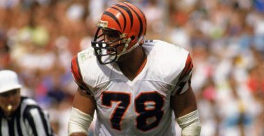 OT Anthony Munoz con los Cincinnati Bengals