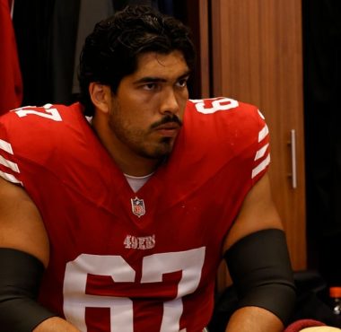 OT Isaac Alarcón, San Francisco 49ers. Foto: Getty Images.