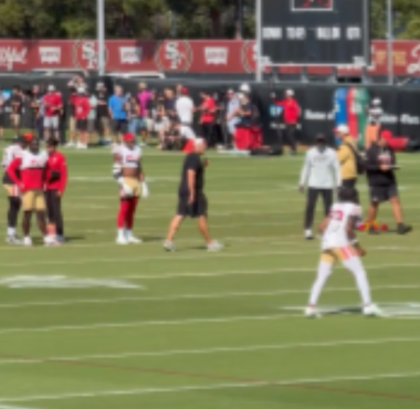 Práctica conjunta entre San Francisco 49ers y Tennessee Titans.