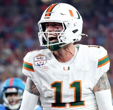 QB Carson Beck con los Miami Hurricanes. Foto: Getty Images.