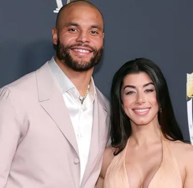 QB Dak Prescott, Dallas Cowboys, junto a su exprometida, Sarah Jane Ramos. Foto: The New York Post.