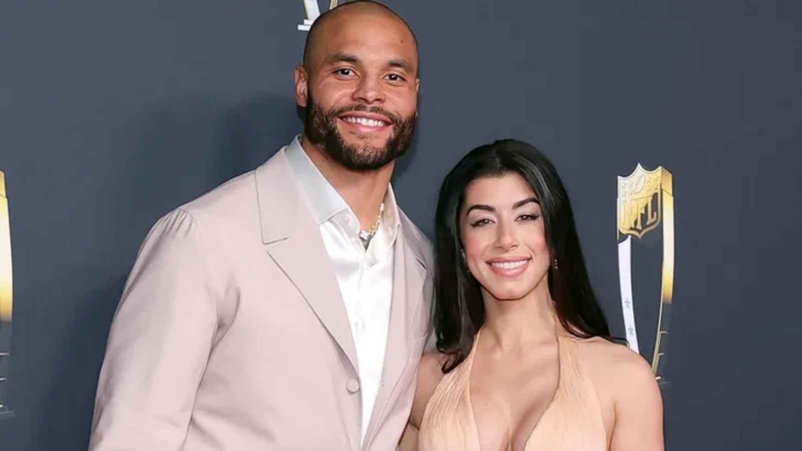 Exprometida de Dak Prescott lo acusa de haberle sido infiel en repetidas ocasiones