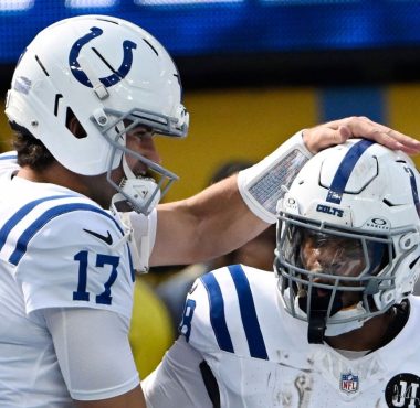 QB Daniel Jones y RB Jonathan Taylor, Indianapolis Colts. Foto: Getty Images