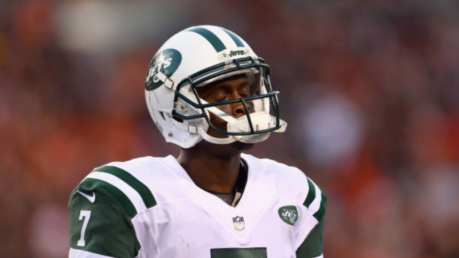 Policía investiga acusaciones de agresión contra Geno Smith tras difusión de videos